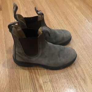 Blundstone 587 Round Toe Chelsea Boot